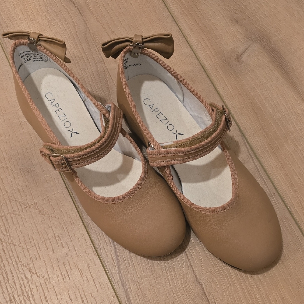 Capezio Tap Shoes Size 1.5